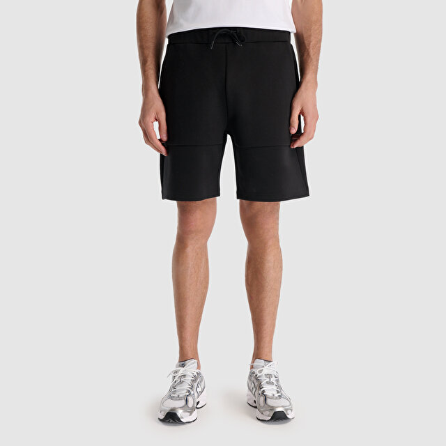 Мужские шорты New Balance MNS1517