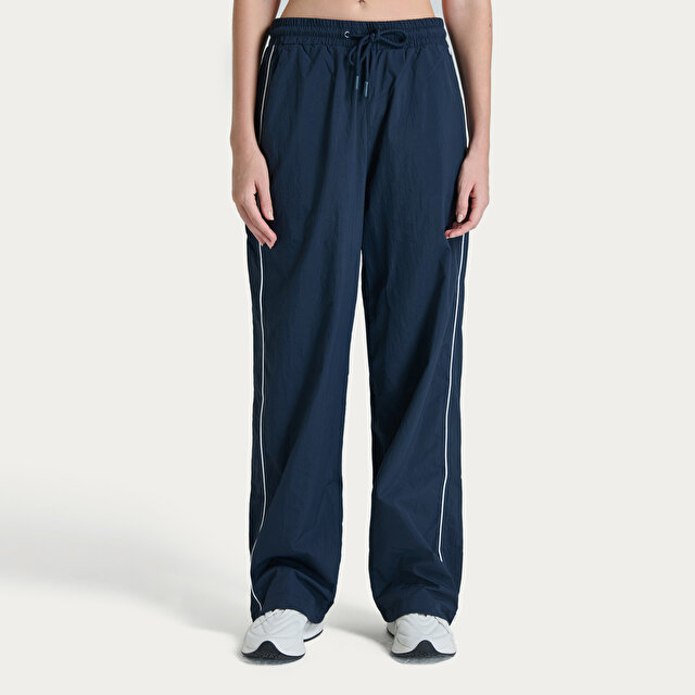 Женские спортивные штаны New Balance WNP3604 на каждый день