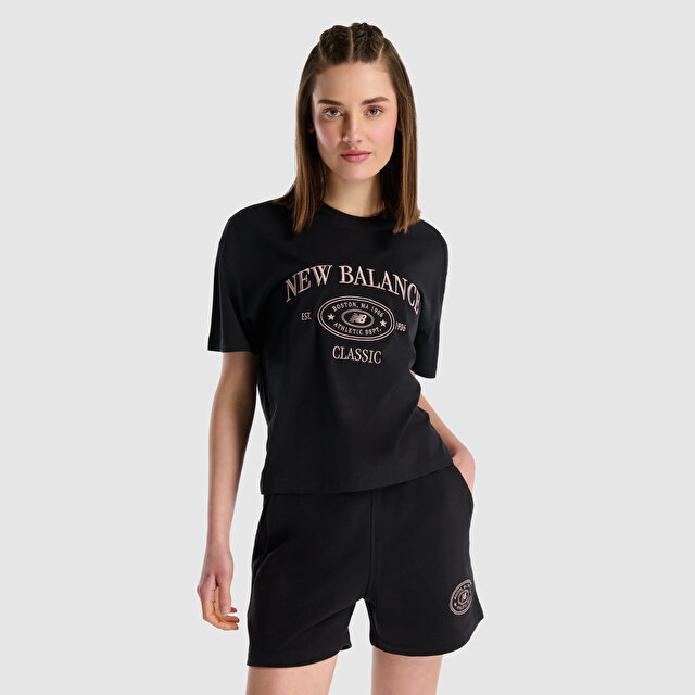 Женская футболка New Balance WNT1508 на каждый день