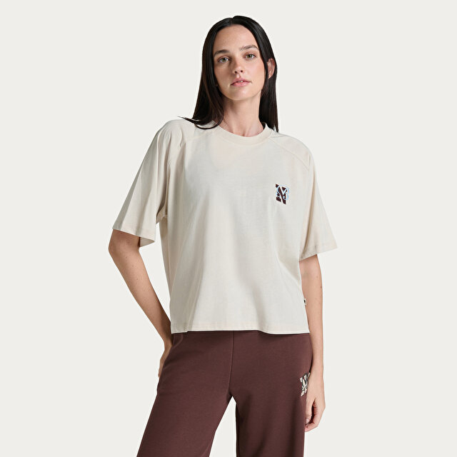 Женская футболка New Balance WNT3625 на каждый день