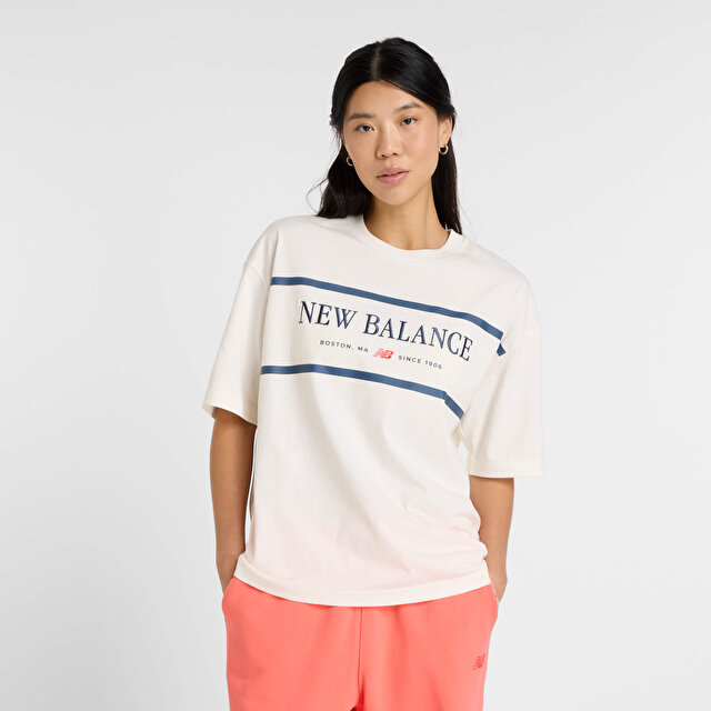Женская футболка New Balance WT51910 на каждый день