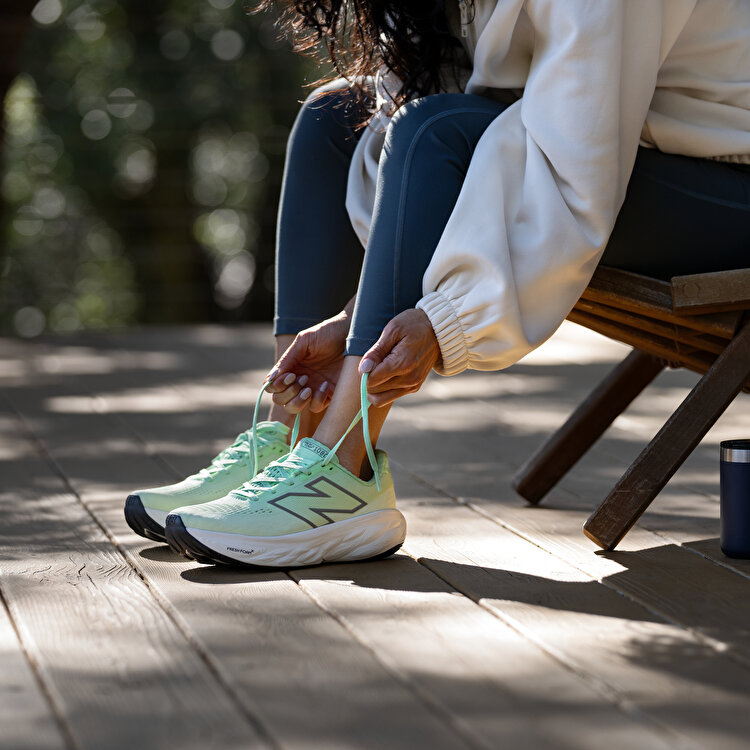 New Balance 1080V14 Yeşil Kadın Koşu Ayakkabı - Newbalance