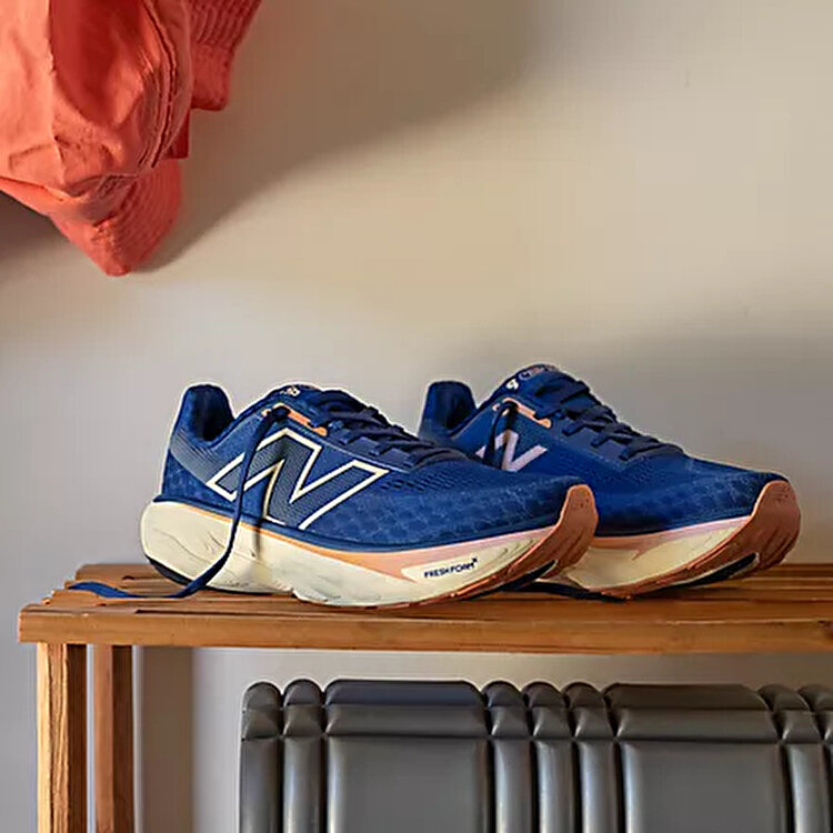 New Balance 1080 Bej Kadın Koşu Ayakkabı
