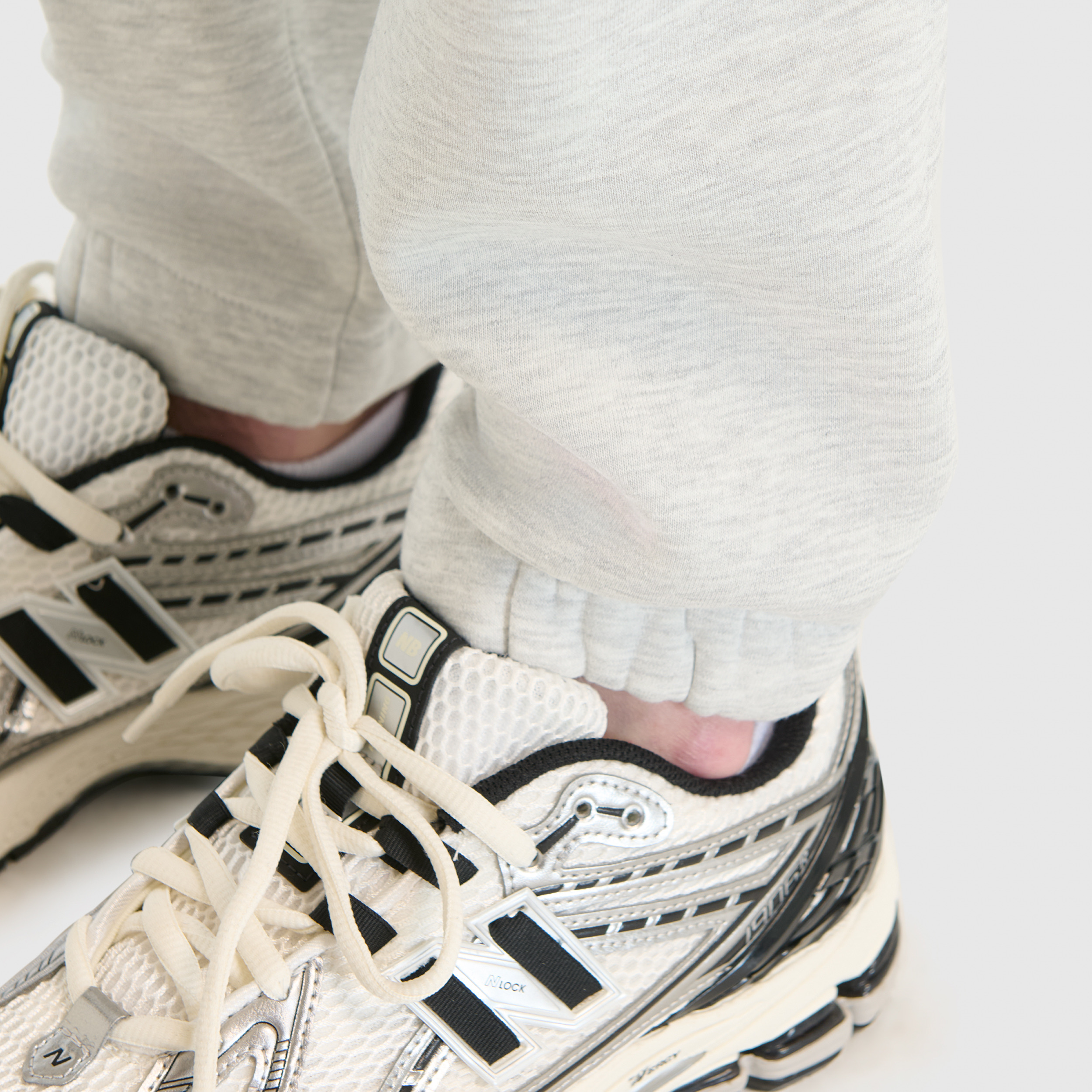 New Balance MNP3503 Beyaz Erkek Eşofman Altı görsel 6
