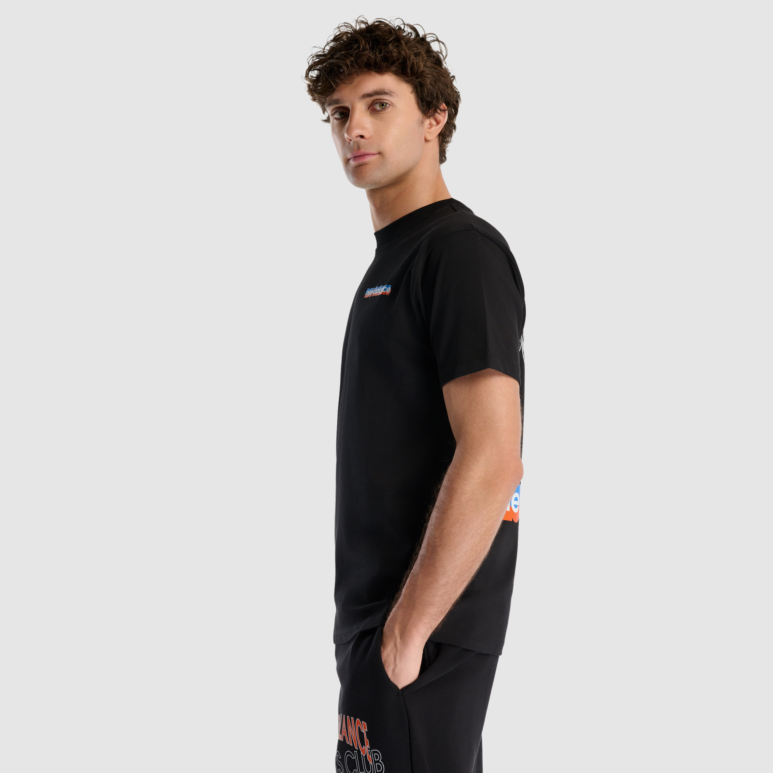 New Balance MNT1533 Siyah Erkek Tişört görsel 3