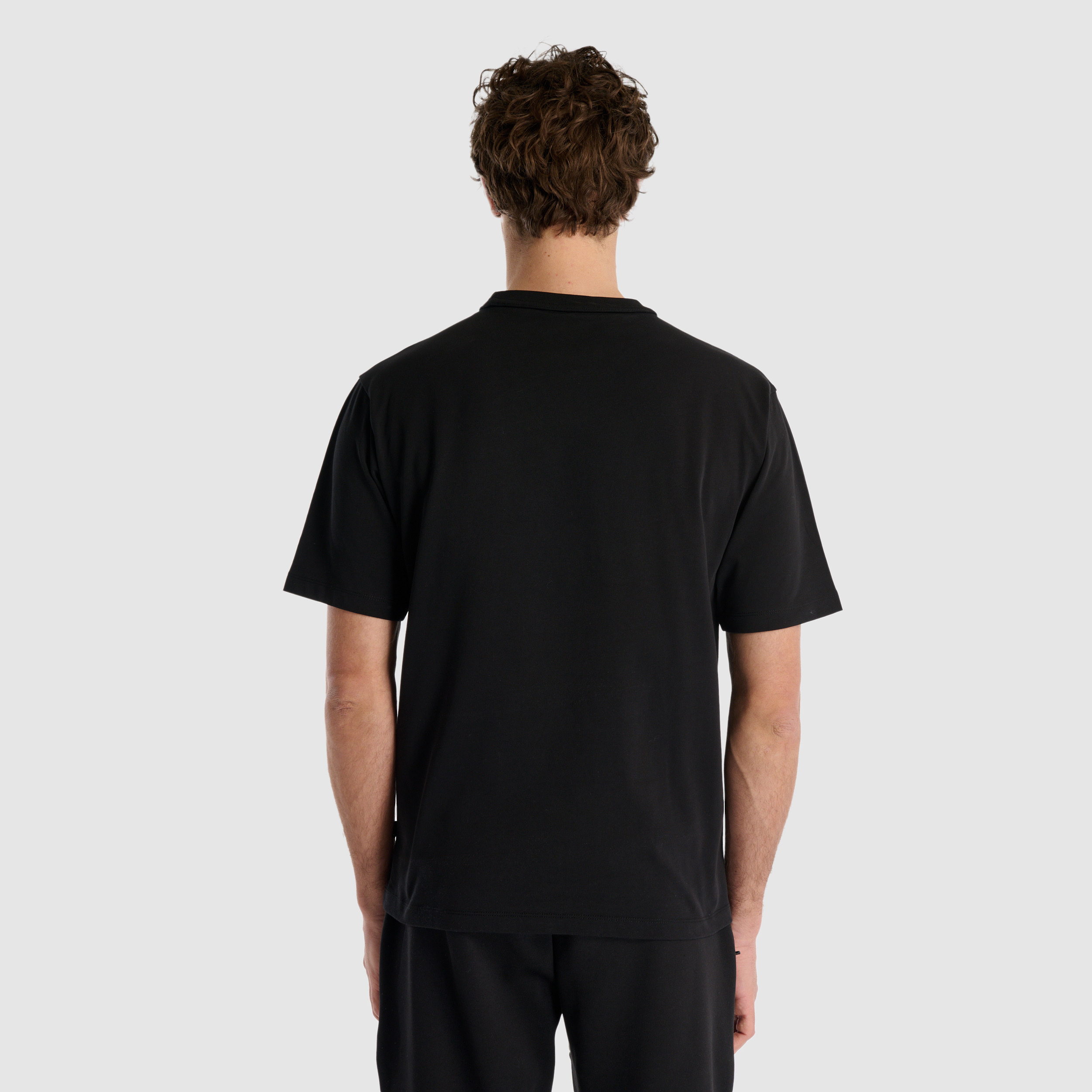 New Balance MNT3434 Siyah Erkek Tişört görsel 4