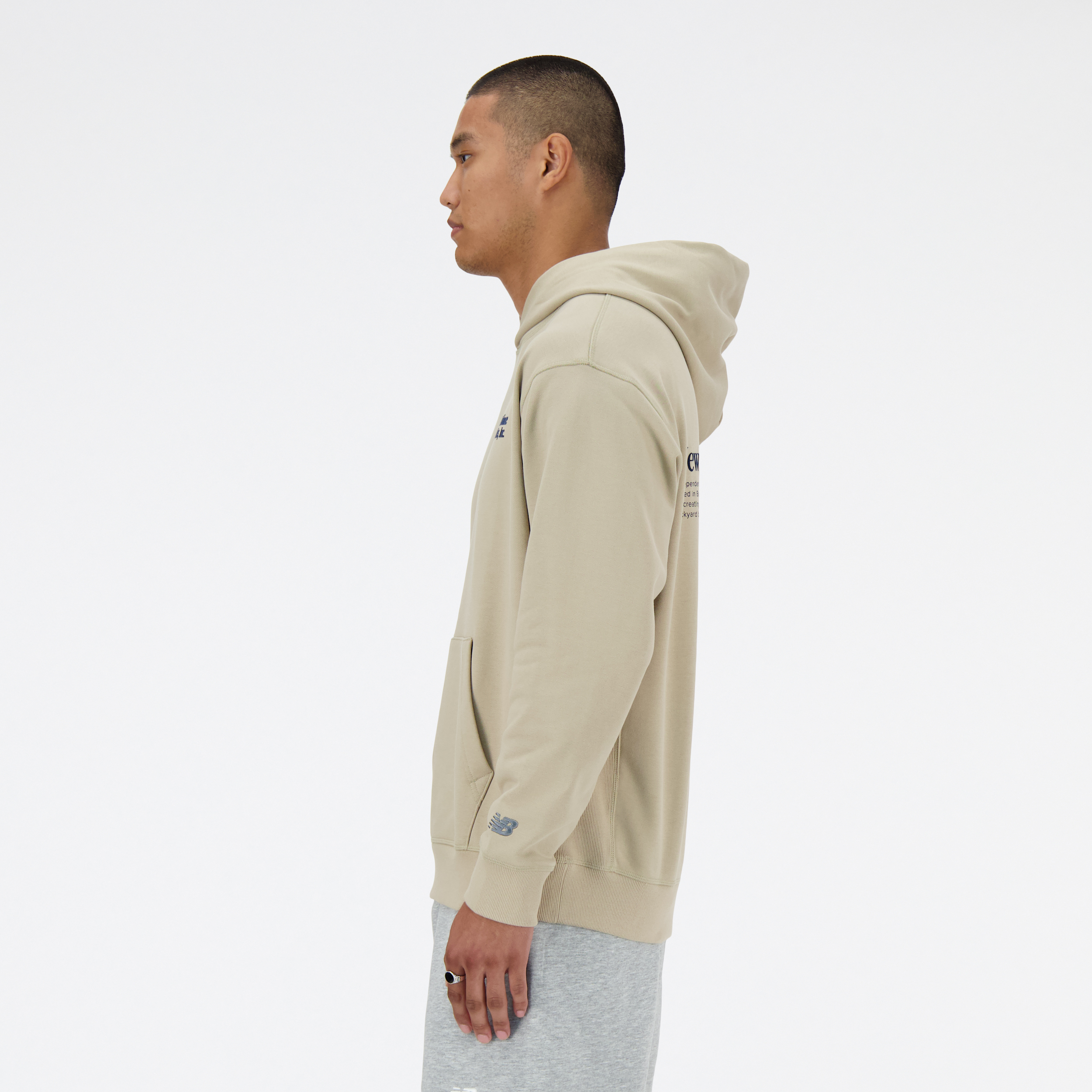 New Balance MT41539 Bej Erkek Sweatshirt görsel 2