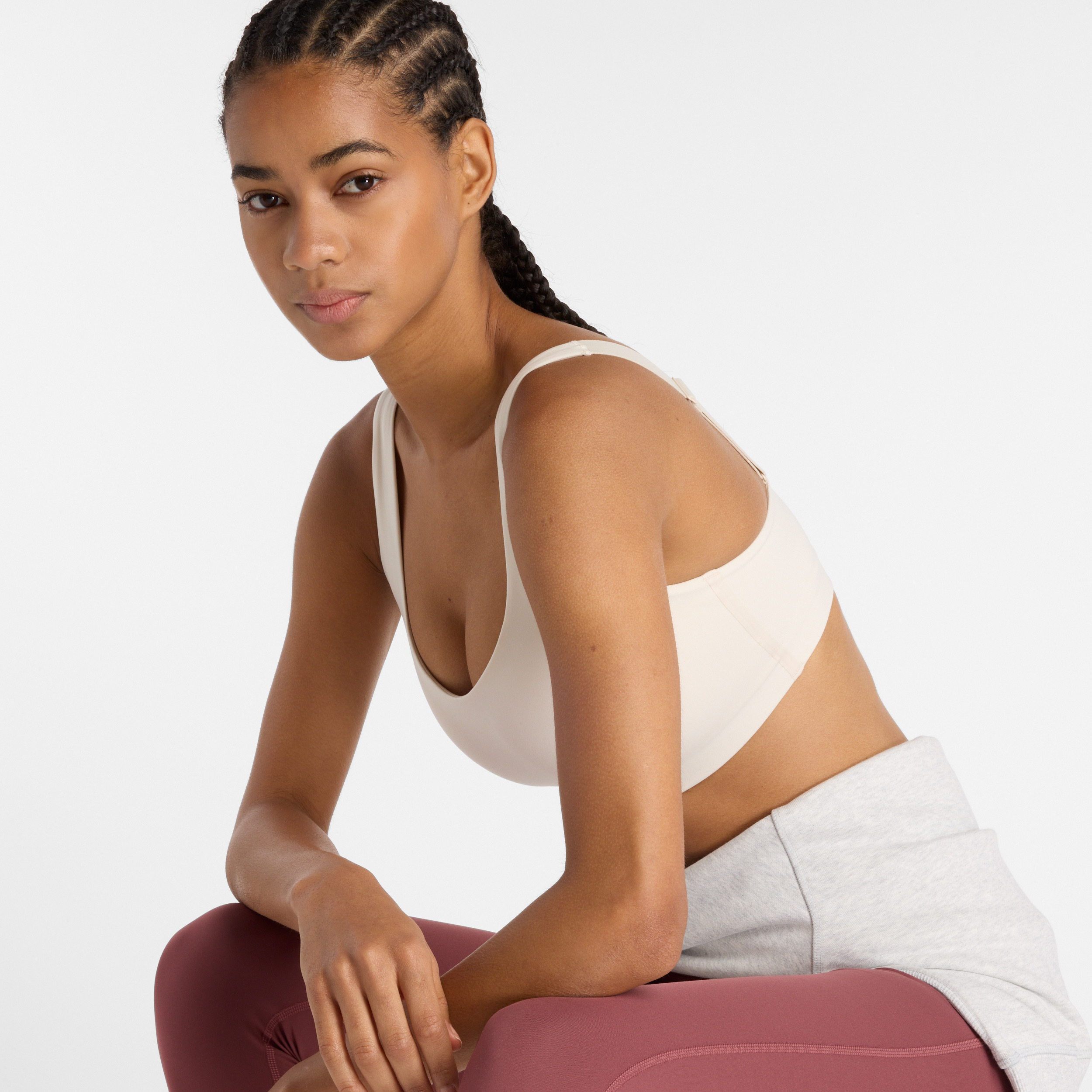 New Balance Bej Kadın Sporcu Sütyeni görsel 5