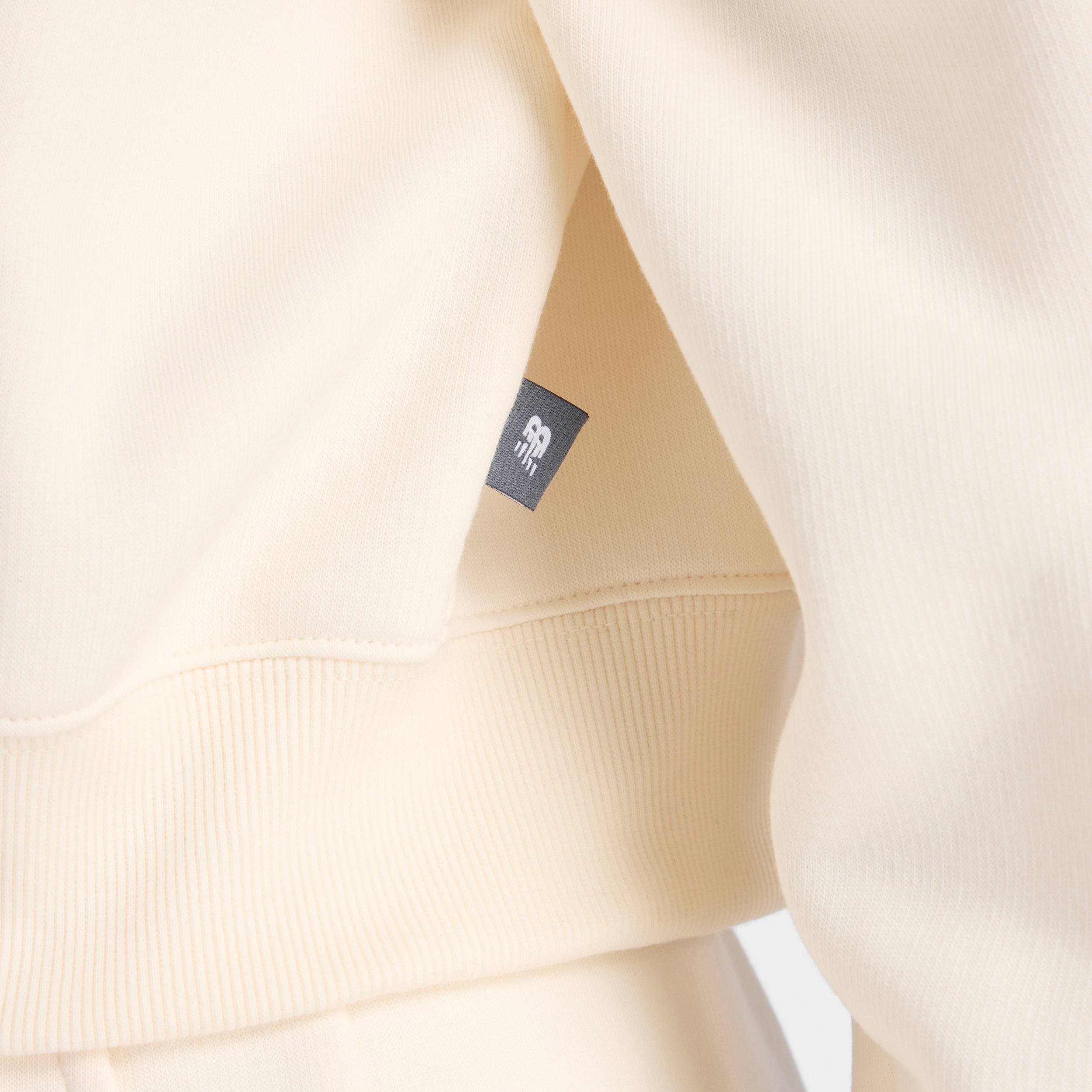 New Balance Krem Kadın Sweatshirt görsel 6
