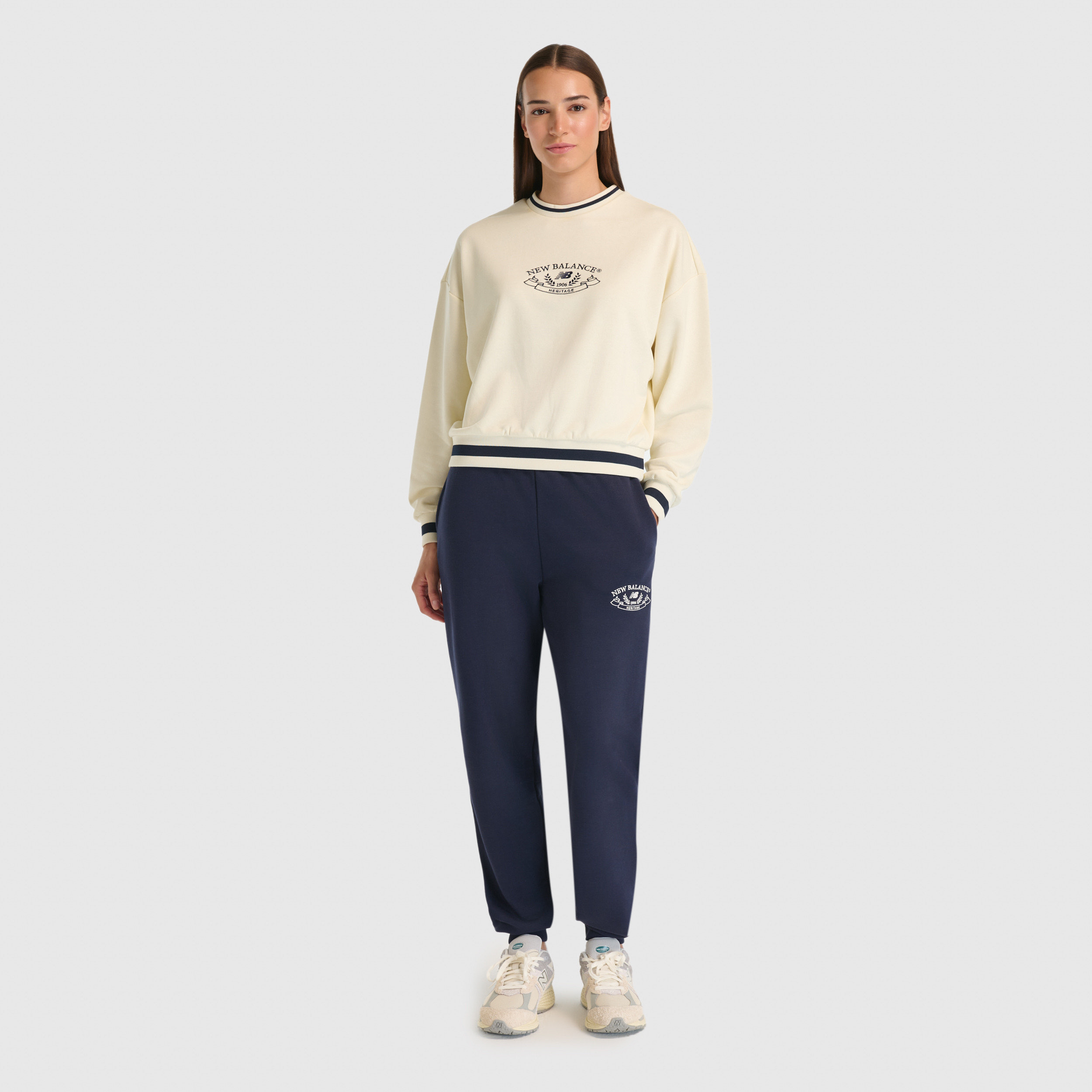 New Balance WNC3501 Bej Kadın Sweatshirt görsel 5