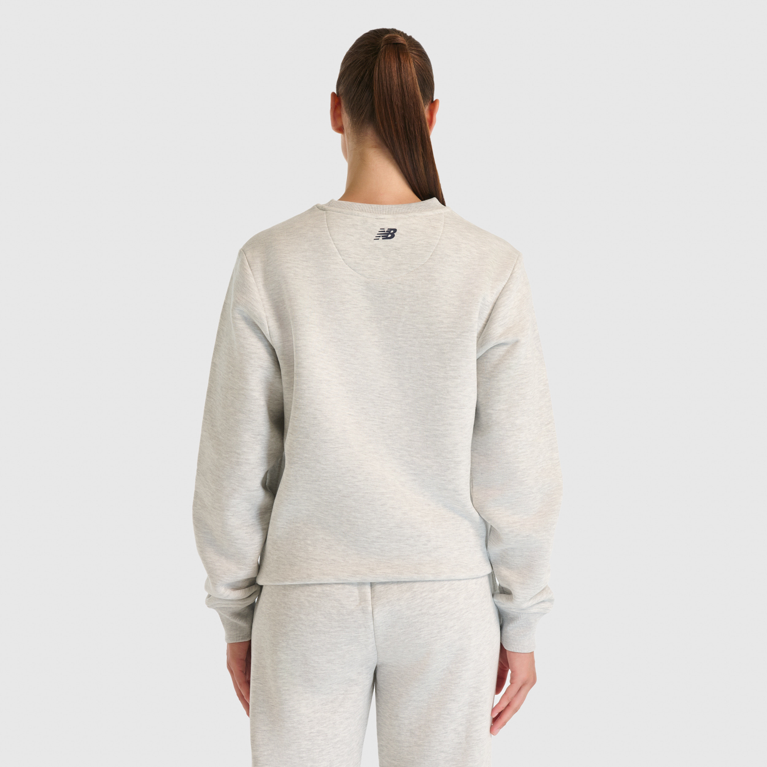 New Balance WNC3504 Beyaz Kadın Sweatshirt görsel 4