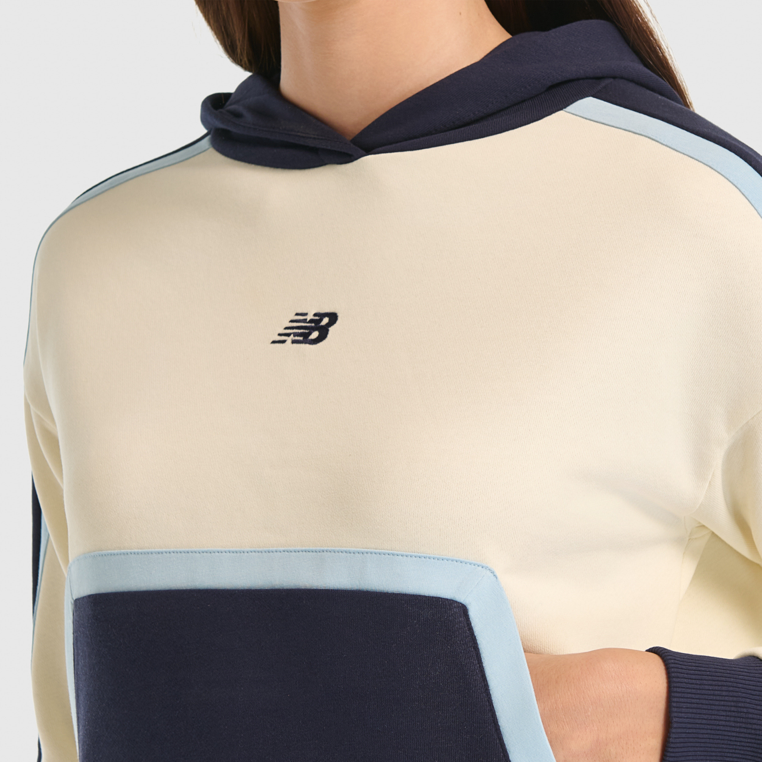 New Balance WNH3511 Bej Kadın Sweatshirt görsel 4