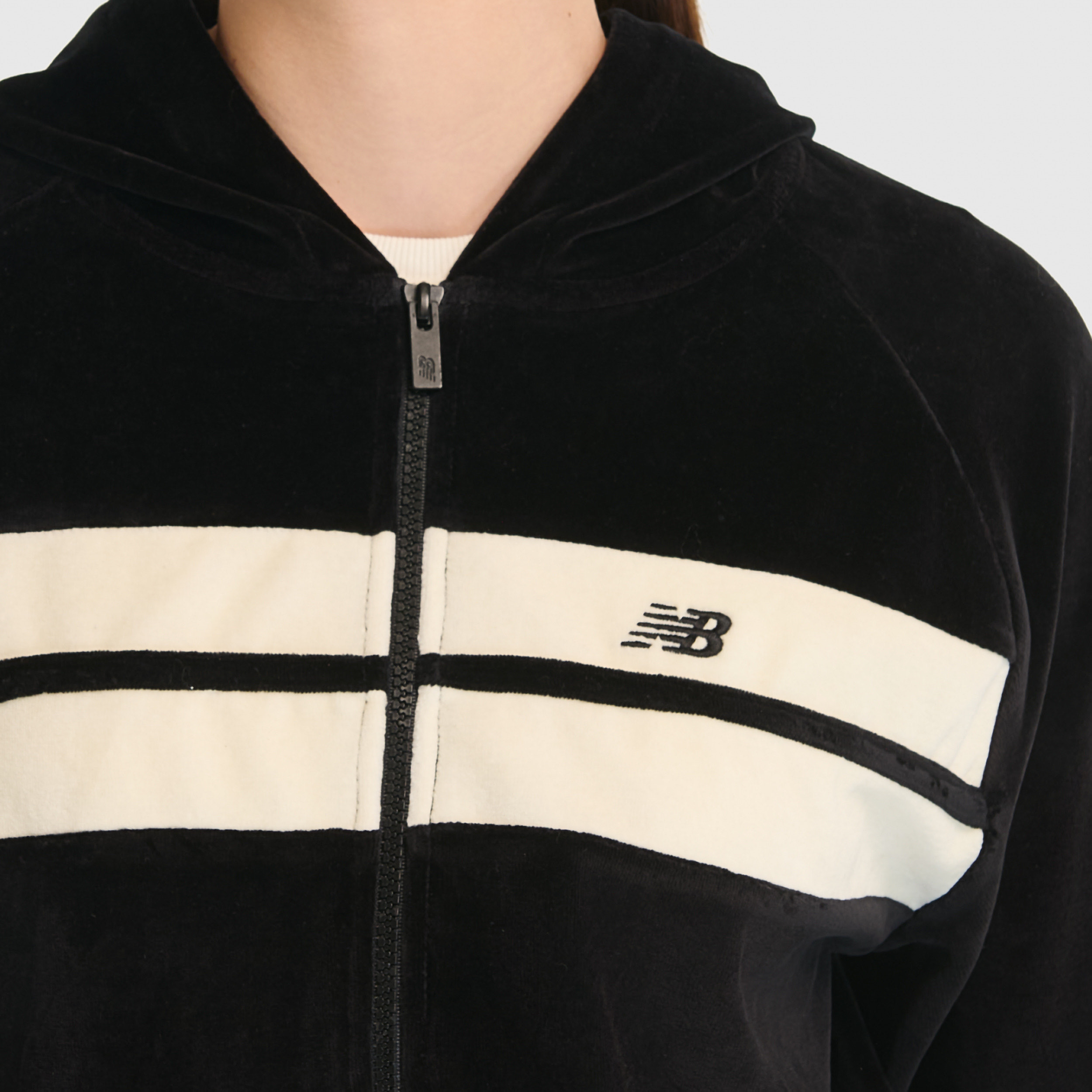 New Balance WNJ3506 Siyah Kadın Sweatshirt görsel 4