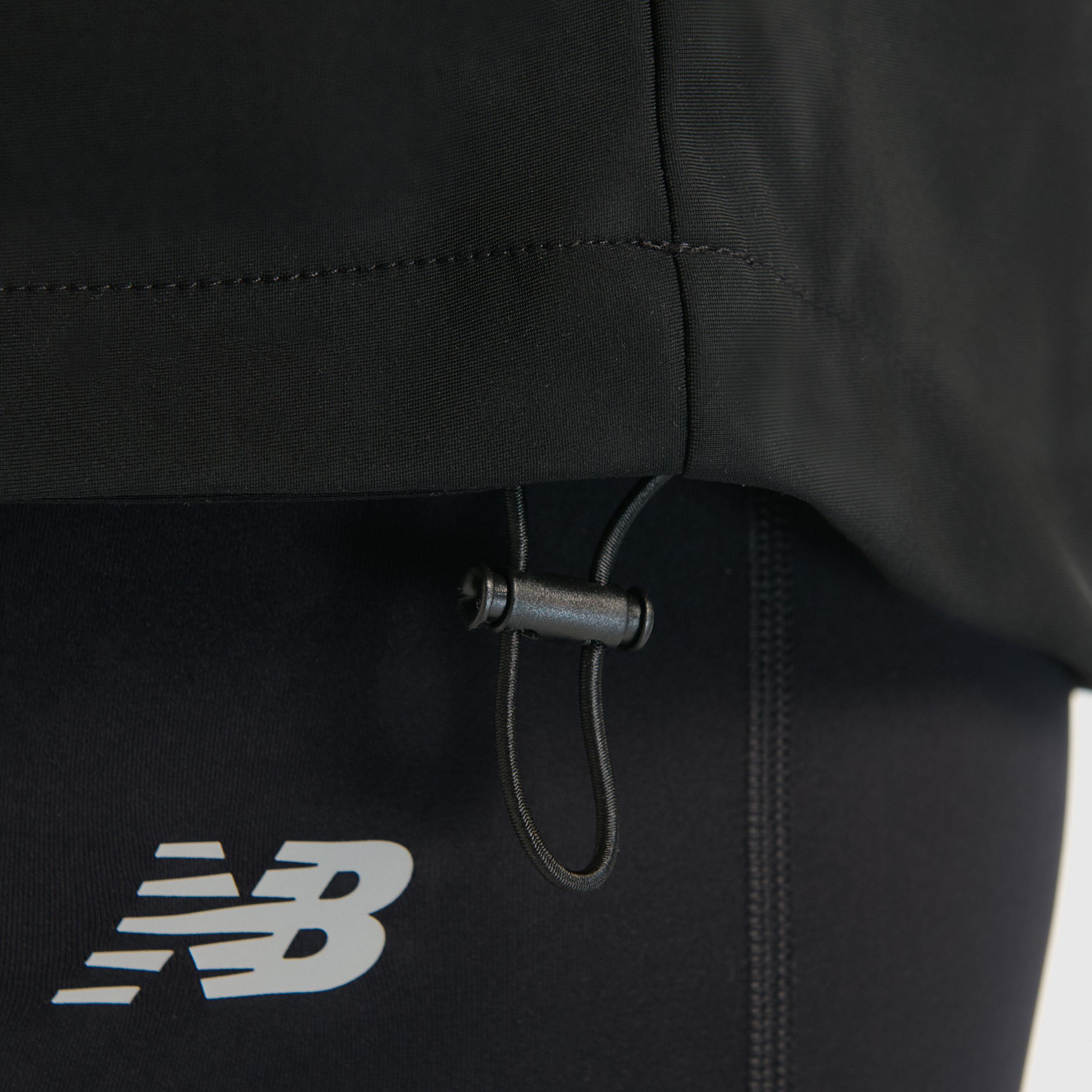 New Balance WNJ3545 Siyah Kadın Mont & Yelek görsel 6