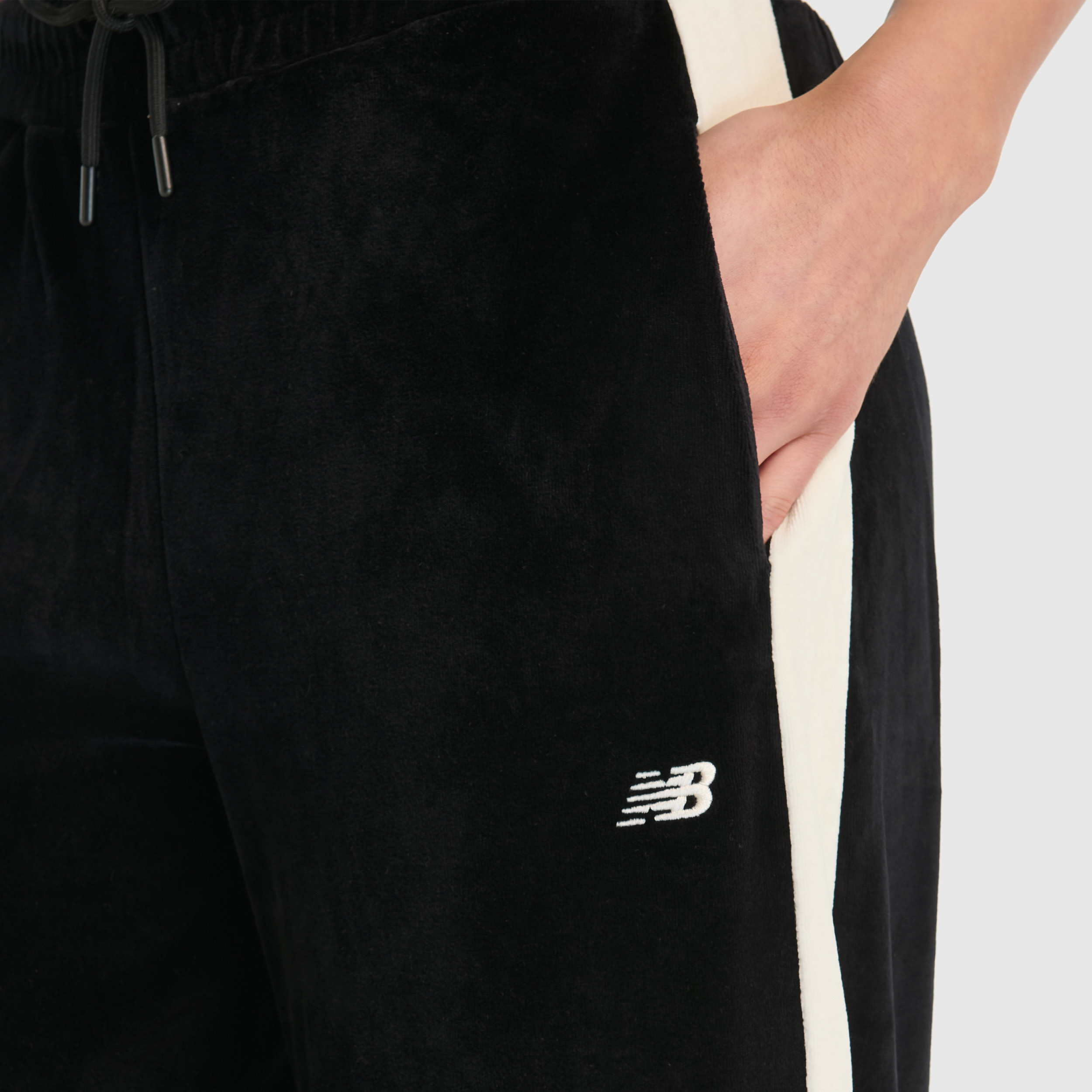 New Balance WNP3506 Siyah Kadın Eşofman Altı görsel 5