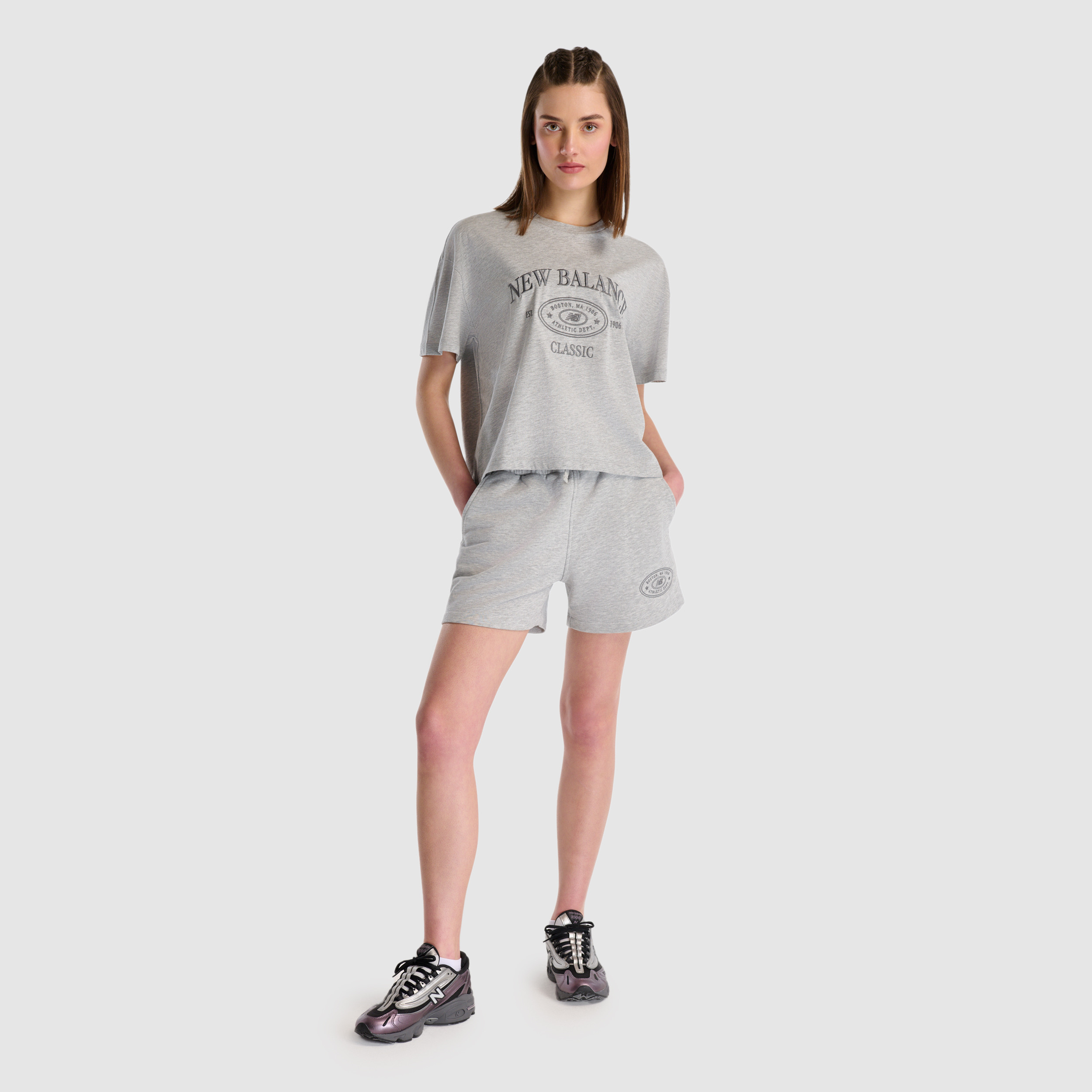 New Balance WNT1508 Gri Kadın Tişört görsel 6