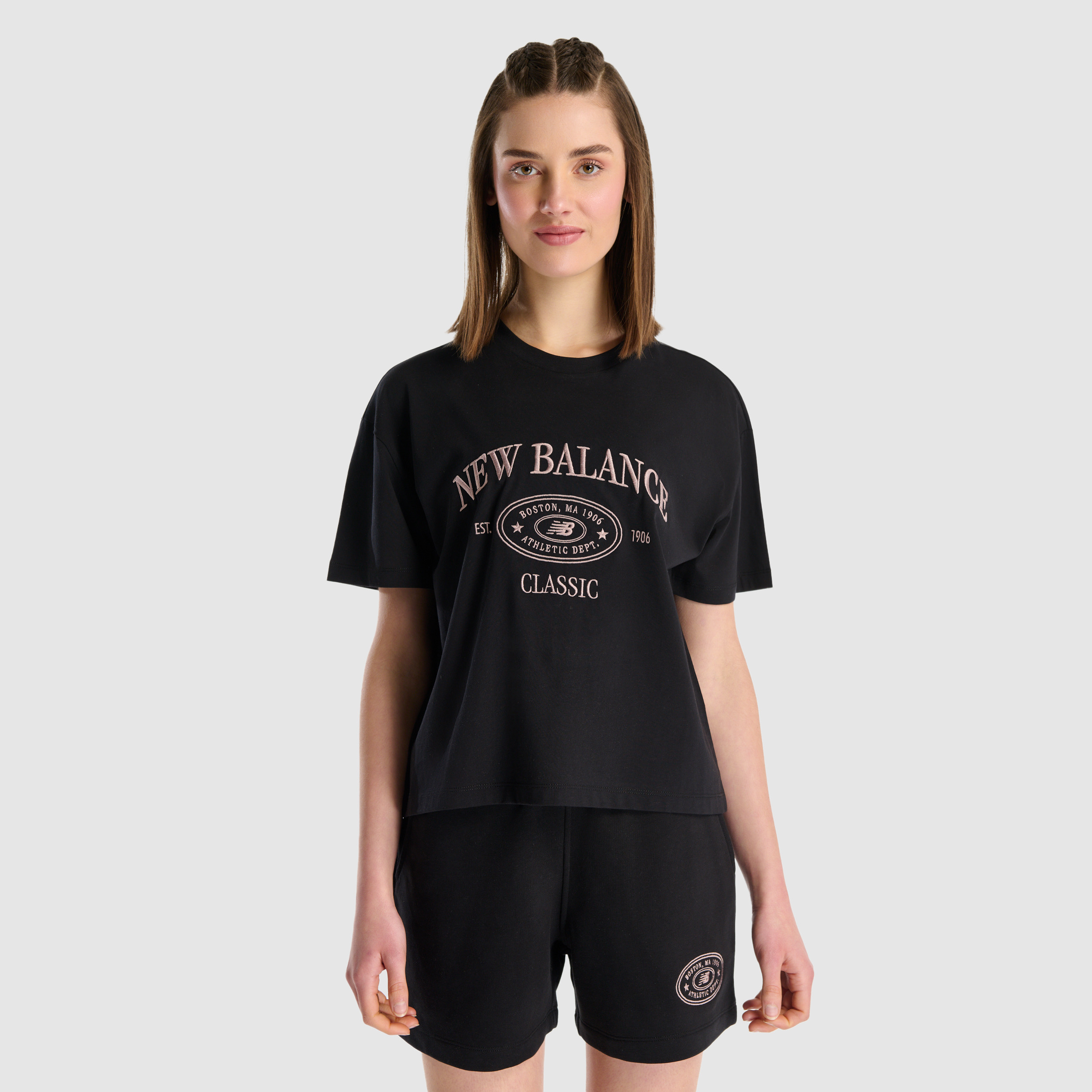 New Balance WNT1508 Siyah Kadın Tişört görsel 2