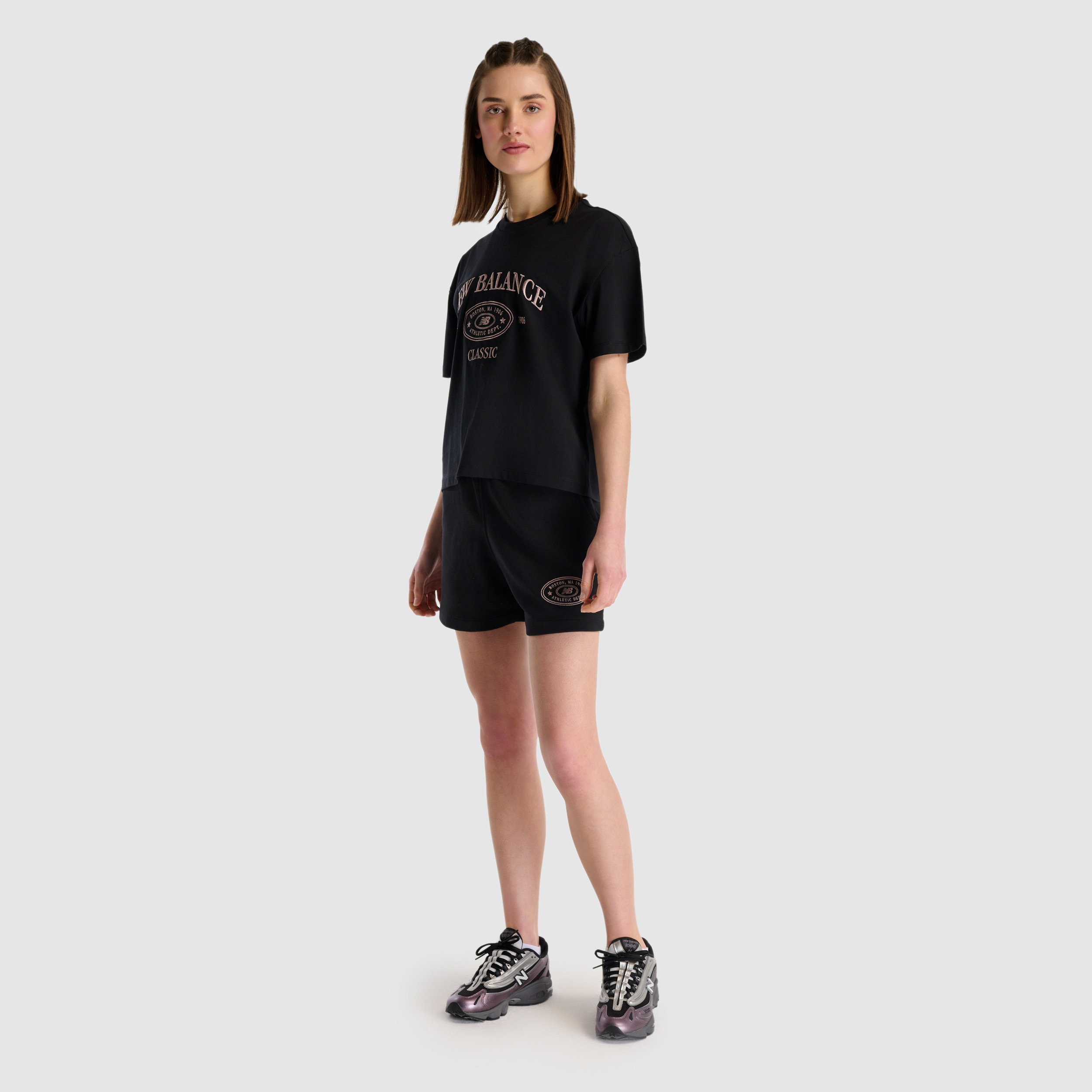 New Balance WNT1508 Siyah Kadın Tişört görsel 6