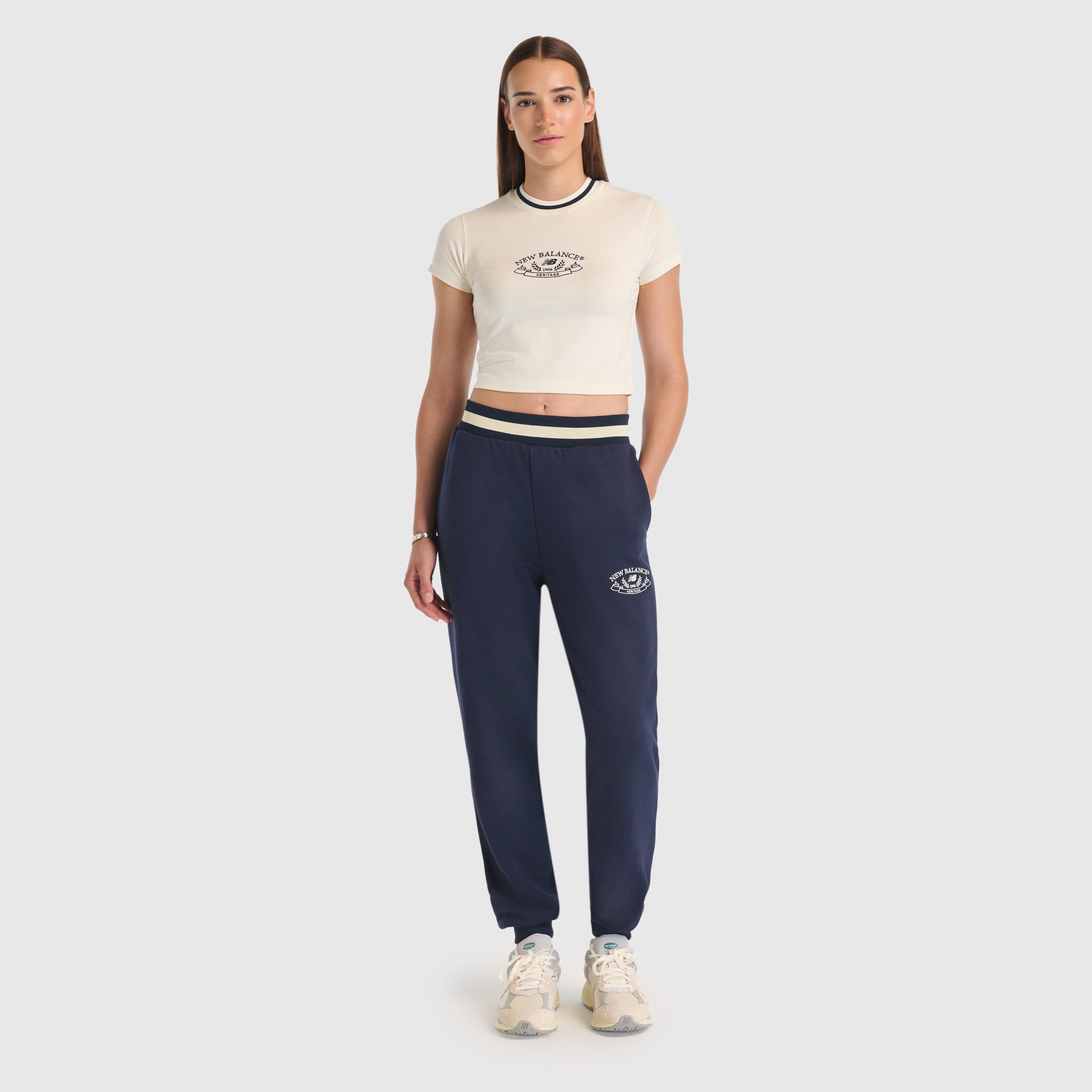 New Balance WNT3501 Bej Kadın Tişört görsel 5