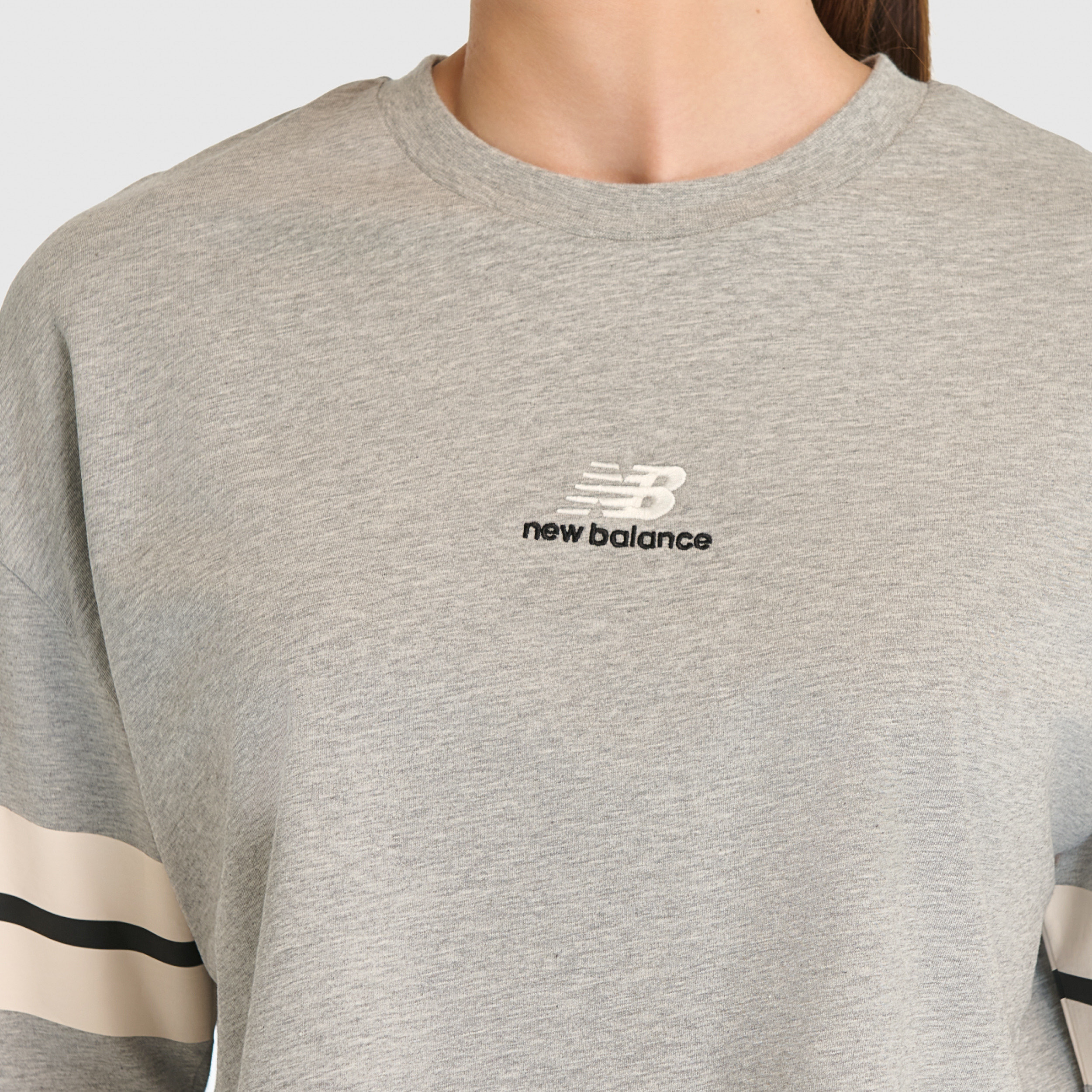 New Balance WNT3516 Gri Kadın Tişört görsel 4