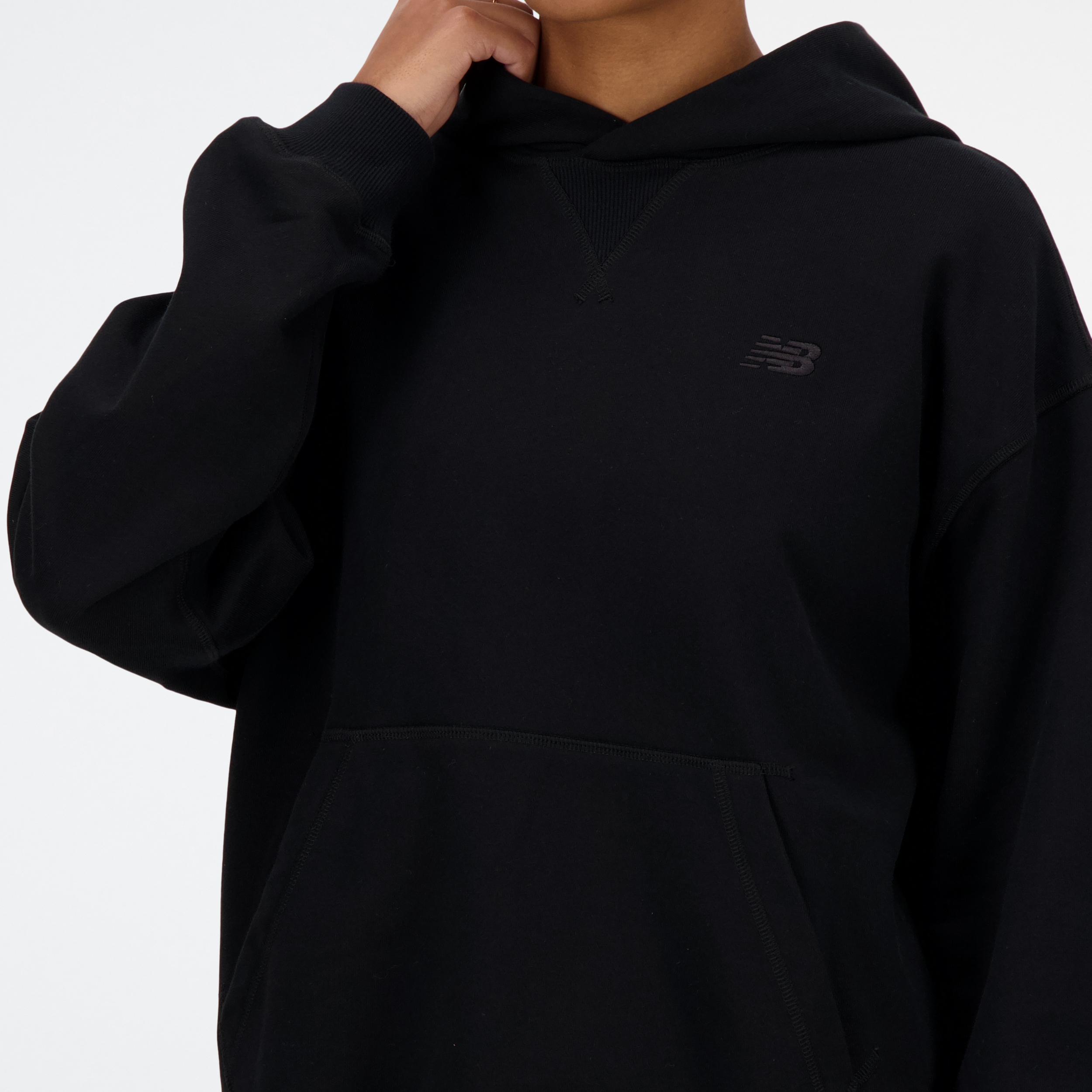 New Balance WT41537 Siyah Kadın Sweatshirt görsel 4