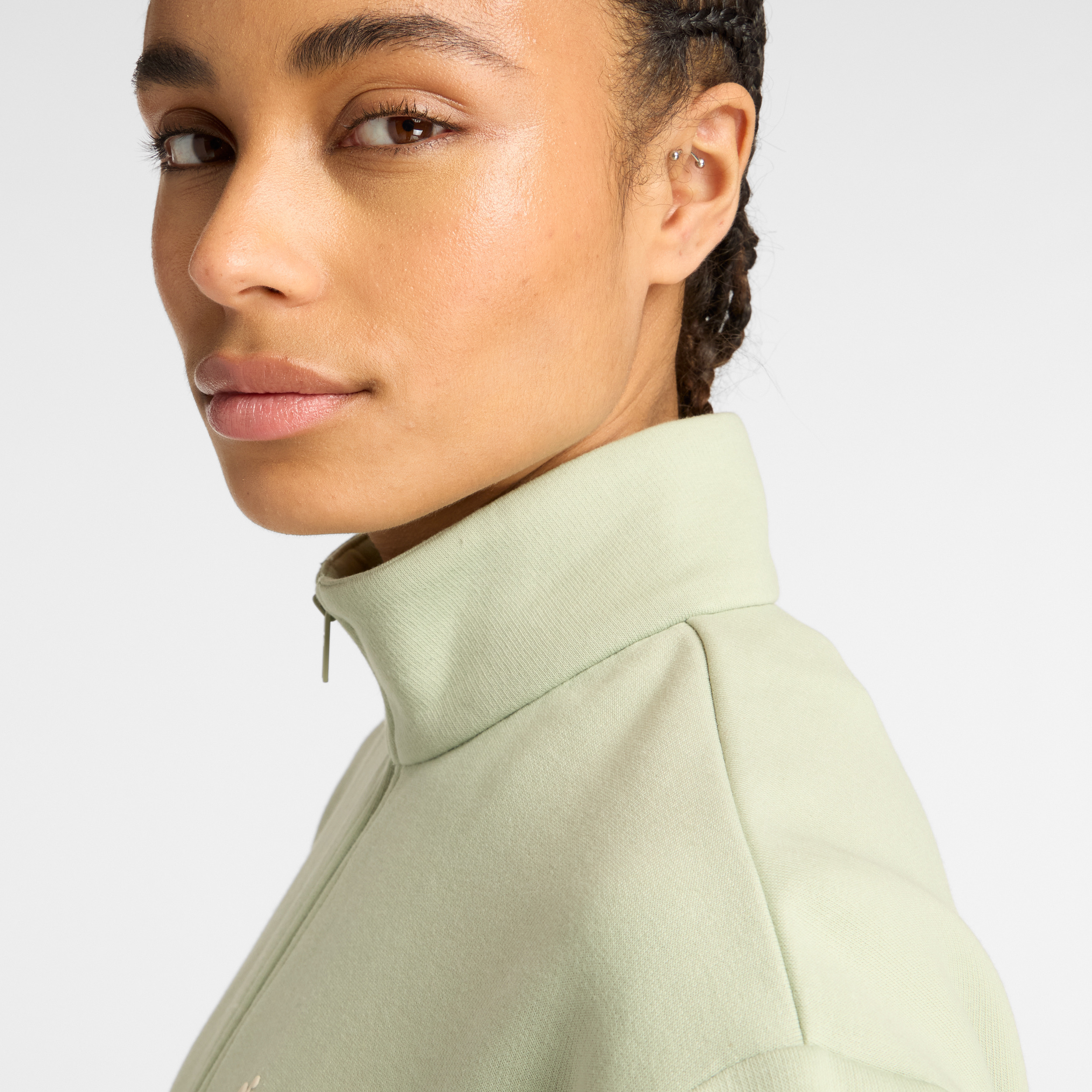 New Balance Yeşil Kadın Sweatshirt görsel 6