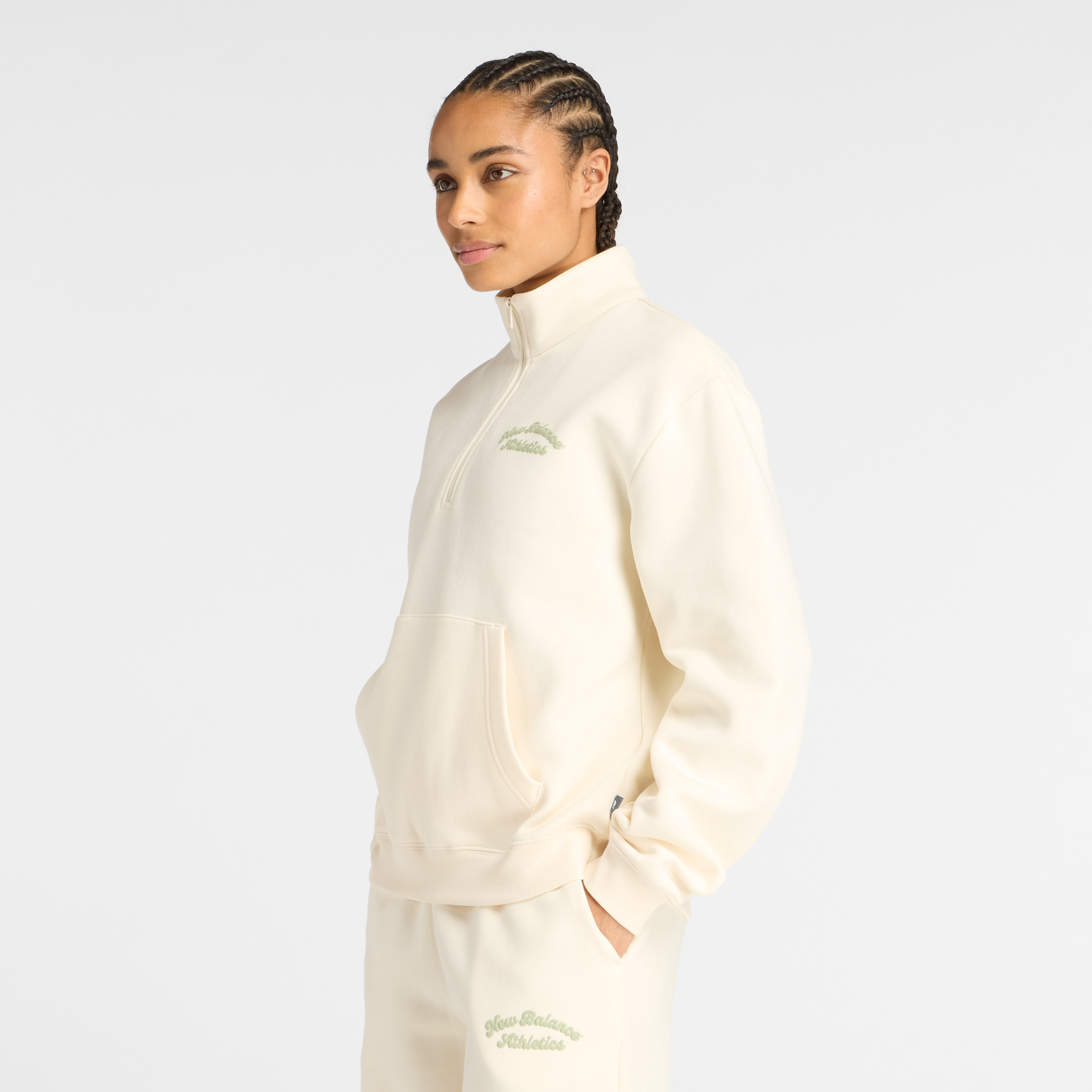 New Balance Krem Kadın Sweatshirt görsel 2