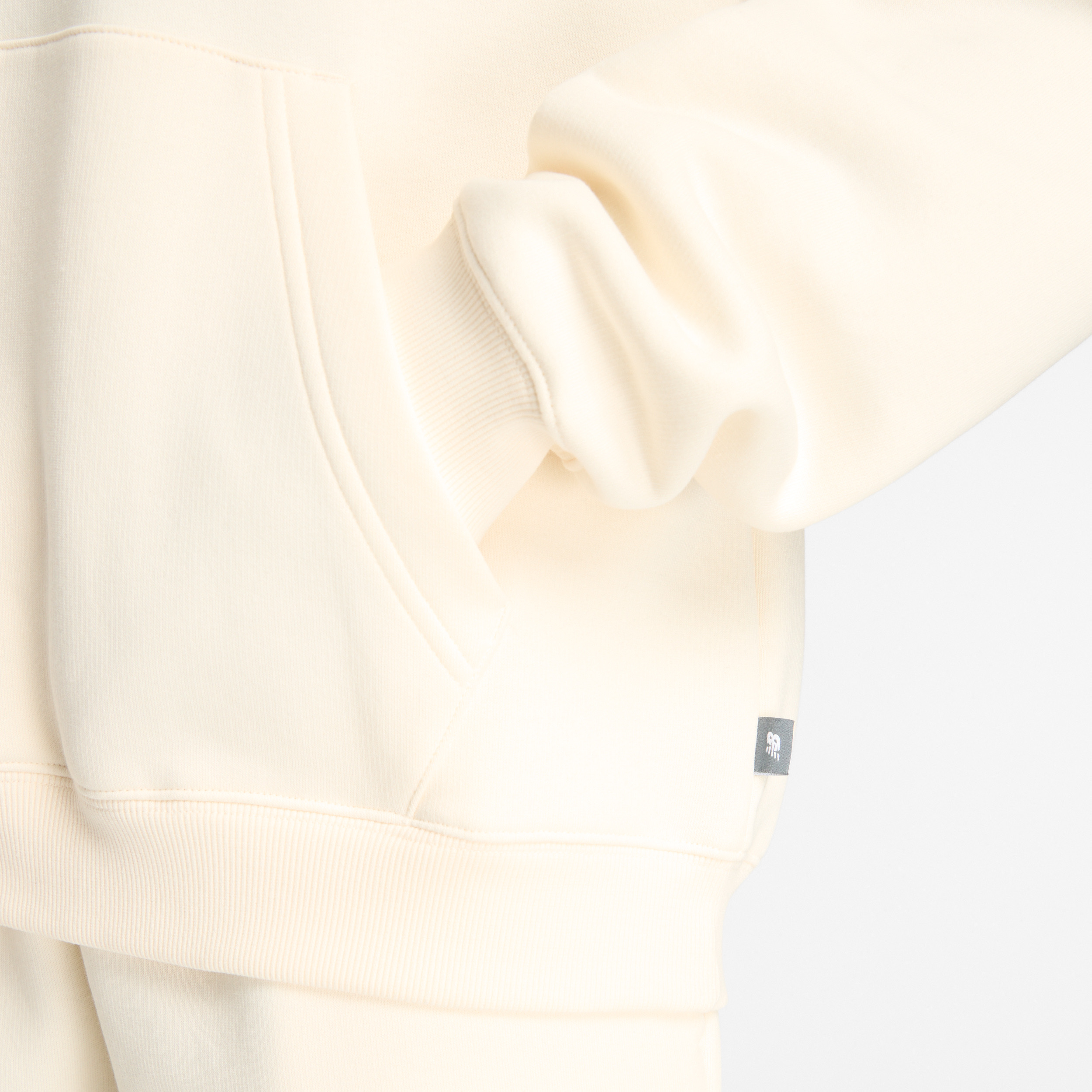 New Balance Krem Kadın Sweatshirt görsel 6