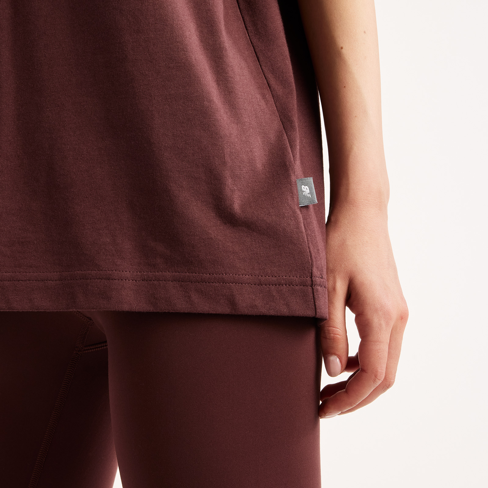 New Balance WT6289QP Kahverengi Kadın Tişört görsel 6
