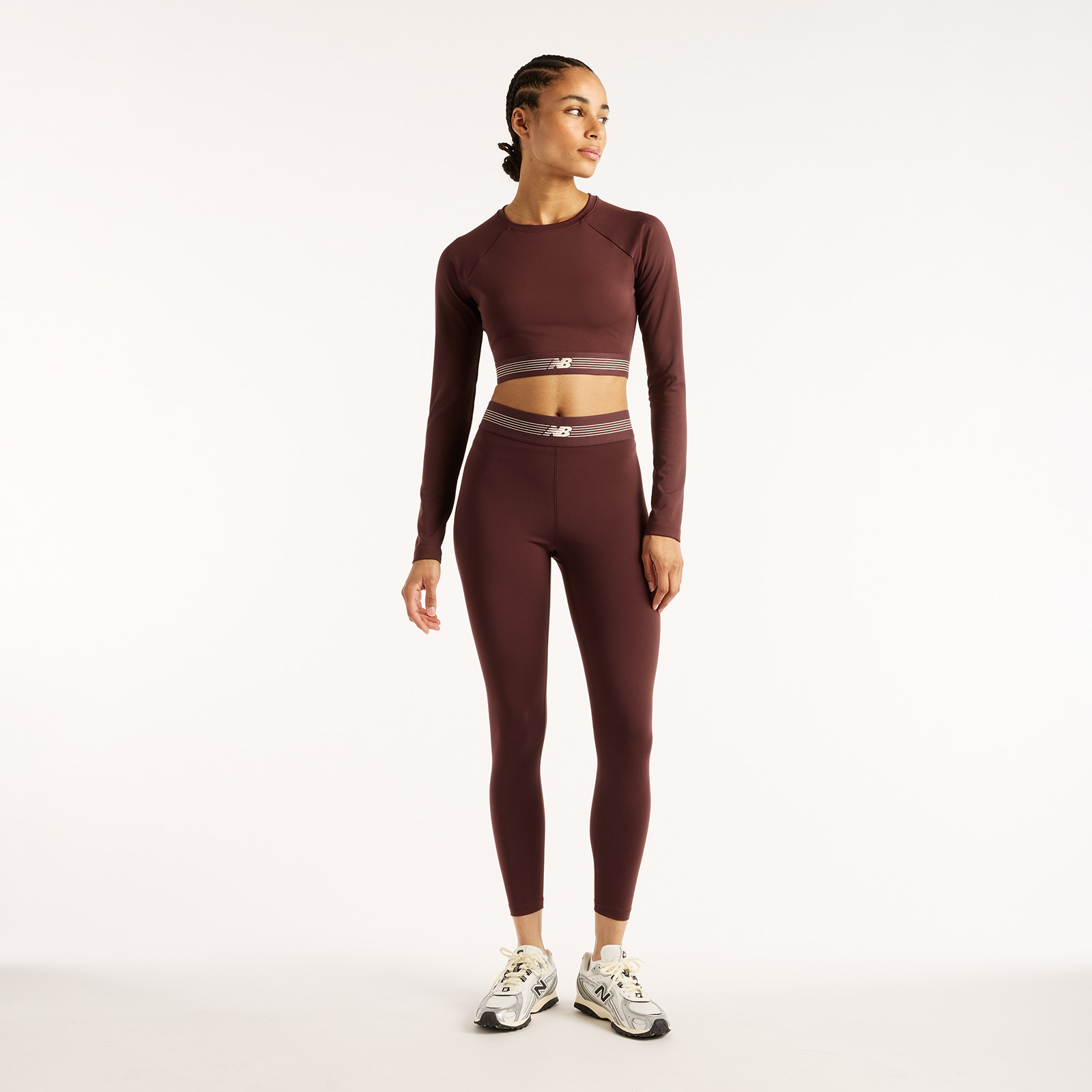 New Balance WT62B3OE Kahverengi Kadın Tişört görsel 3